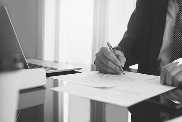 STJ reconhece validade da notificação por e-mail em contratos garantidos por alienação fiduciária.